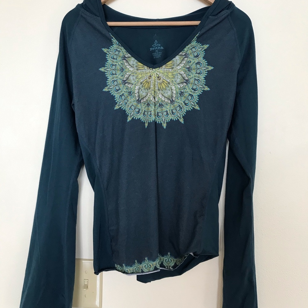 Long sleeve shirt with hood